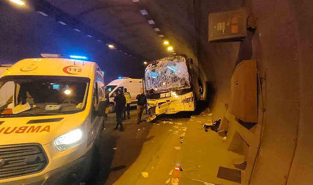 Osmaniye'de otobüs ile tır çarpıştı: 5 yaralı