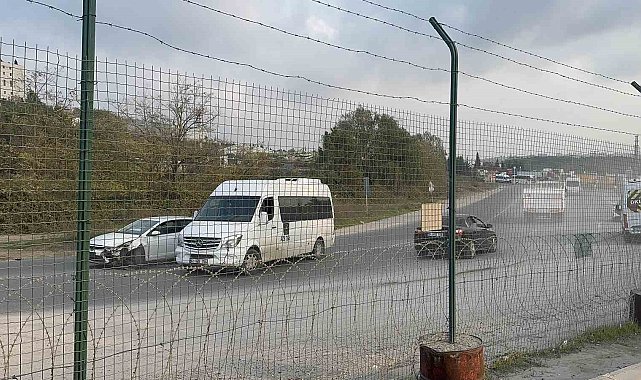 Otomobil ile servis çarpıştı: 1 yaralı