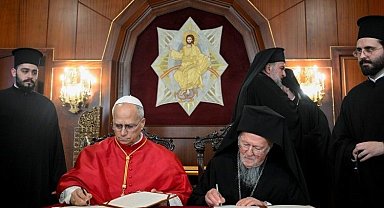 Papa 14. Leo, Balat'ta Fener Rum Patriği Bartholomeos ile görüştü