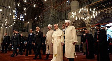 Papa 14. Leo Sultanahmet Camii'ne geldi