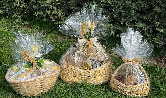 Papa 14. Leo'ya Bursa'dan coğrafi işaretli hediyeler