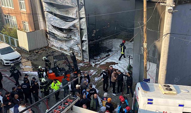 Parfüm dolum tesisinde çıkan yangıda 6 işçinin içeride olduğu iddia edildi