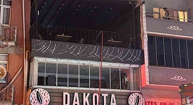 Patlayan pelet soba kafede yangın çıkardı