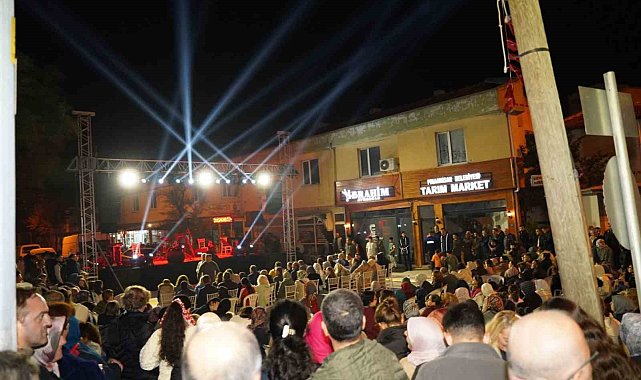 Pınarhisar'da hamsi festivali horonla coştu
