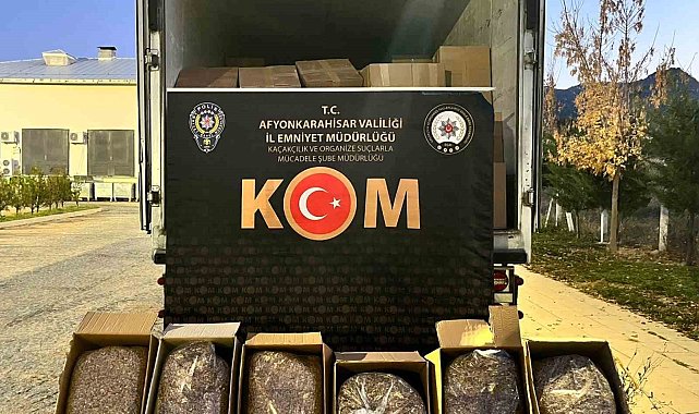 Polis yaklaşık 3 ton kaçak tütün ele geçirdi