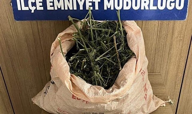 Polisin 'dur' ihtarına uymayarak kaçan 3 kişinin üzerinden uyuşturucu çıktı