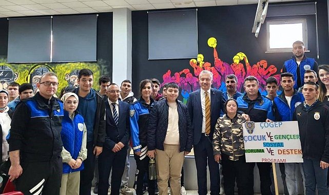 Polislerden özel çocuklara bowling sürprizi