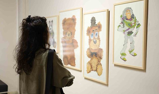 "Çocukluk Düşleri" kişisel sergisi sanatseverlerle buluştu