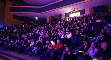 "Deli İbram Divanı" oyunu yoğun ilgiyle sahnelendi