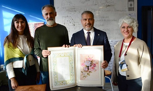 Rektör Adıgüzel, 17. Uluslararası Anadolu Kaligrafi ve Tipografi Etkinliği'ni ziyaret etti