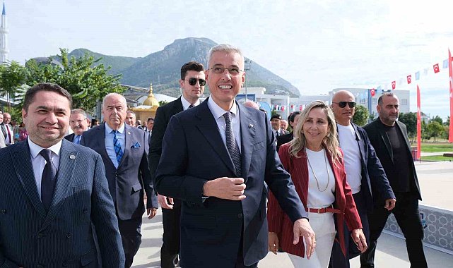 Sağlık Bakanı Memişoğlu: "Sağlıkta son 25 yılda Cumhurbaşkanımızın liderliğinde çok şey yaptık, çok şey ürettik. Daha çok üreteceğiz''