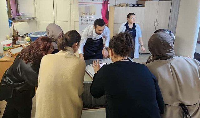 Samsun Olgunlaşma Enstitüsü'nde kenevir lifinden geleneksel kağıt yapımı eğitimi