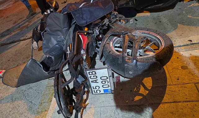 Samsun'da motokurye ile otomobil kafa kafaya çarpıştı: 1 yaralı