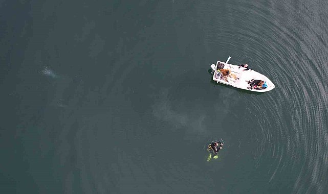 Sapanca Gölü'ndeki endişelendiren kabarcıklar su altından ve havadan görüntülendi