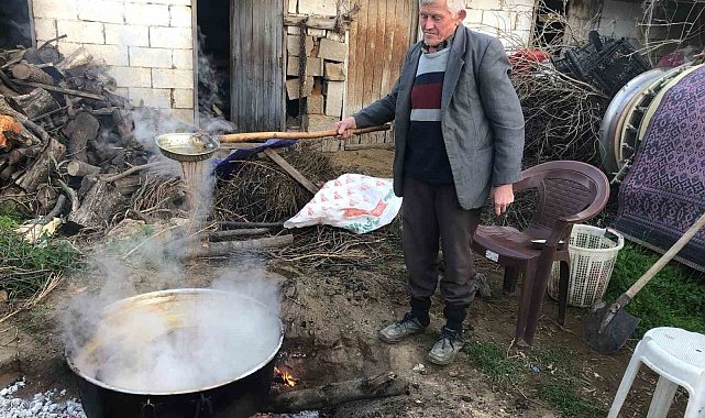 Sarıgöl'de pekmez yapımına hız verildi