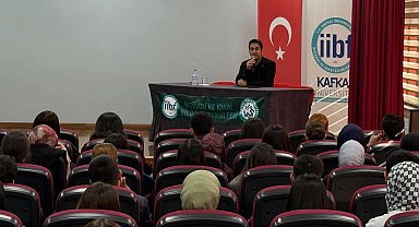 Sarıkamış Kaymakamı Aslantatar, öğrencilerle buluştu