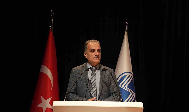 SAÜ, bilimsel başarının rotasını çizen isimleri ödüllendirdi