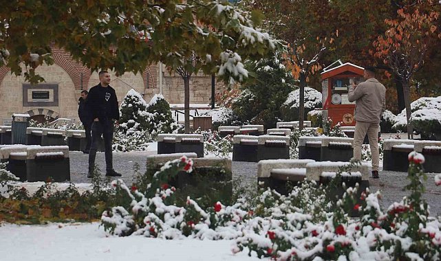 Şehir beyaz gelinliğini giydi, Sivas'ta kartpostallık görüntüler oluştu