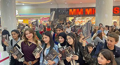 Selin Solaris ve Işıl Lima Mardian Mall'da okurlarıyla buluştu