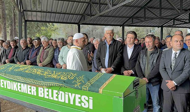 Seydikemer'de zehirlenme şüphesiyle hayatını kaybeden genç kız son yolculuğuna uğurlandı