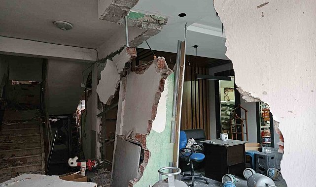 Sındırgı'da deprem esnafı olumsuz etkiledi