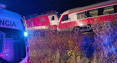 Slovakya'da meydana gelen tren kazasının bilançosu netleşmeye başladı: En az 18 yaralı