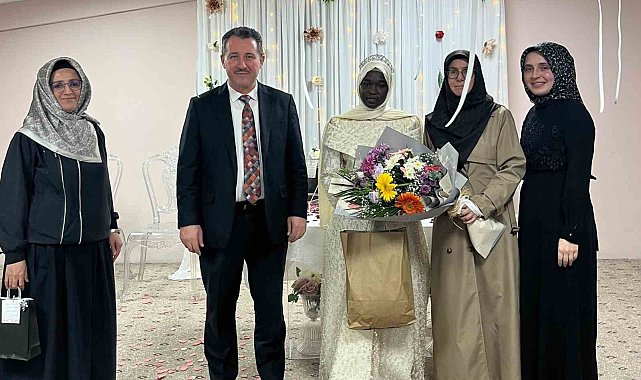 Sudanlı Tıp Fakültesi öğrencisi okulunu dondurup 8 ayda hafız oldu