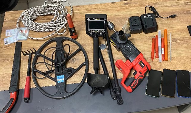 Sultanbeyli'de ormanlık alandaki kaçak kazıda 3 şüpheli suçüstü yakalandı