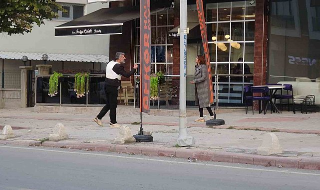 Tabancayla intihar girişiminde bulunan kadını polis son anda engelledi