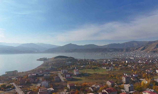 Tatvan'da sonbaharın büyüleyici renkleri görüntülendi