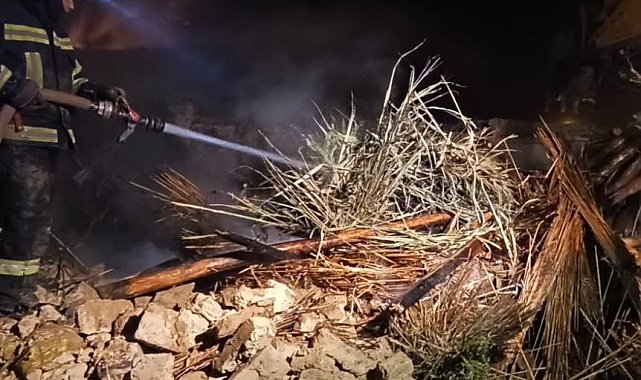 Tek katlı evdeki yangın korkuttu