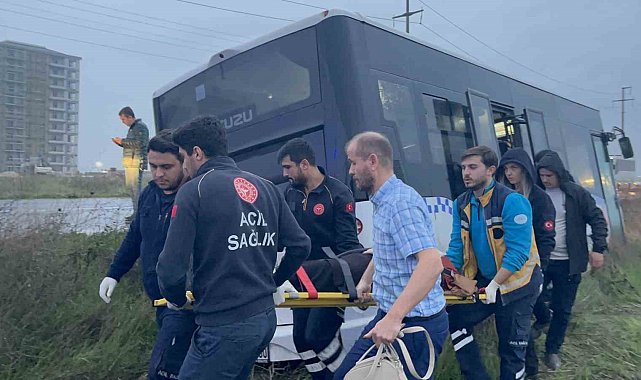 Tekirdağ'da belediye halk otobüsü tarlaya girdi: 2 yaralı