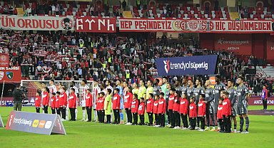 Trendyol Süper Lig: Antalyaspor: 0 - Beşiktaş: 1