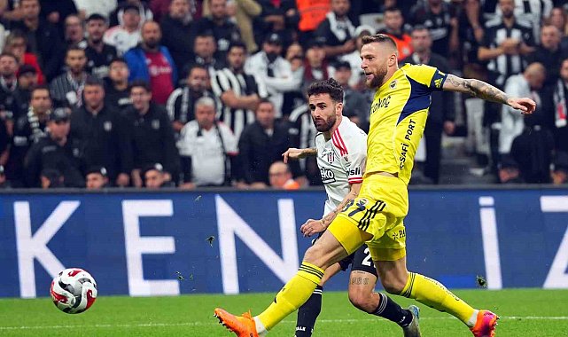 Trendyol Süper Lig: Beşiktaş: 2 - Fenerbahçe: 3
