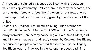 Trump, Selefi Biden'ın kendisi tarafından imzalanmadığını öne sürdüğü tüm başkanlık kararnamelerini iptal etti
