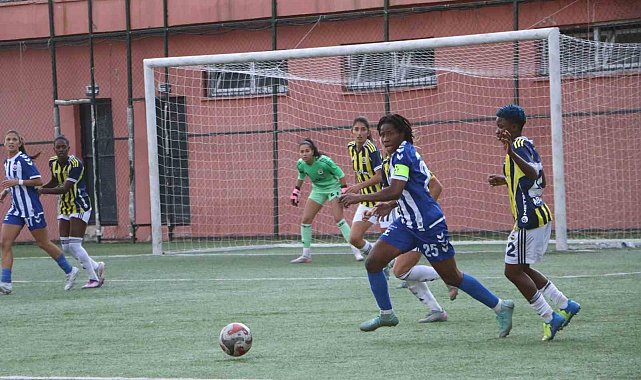 Turkcell Kadın Futbol Süper Ligi: Hakkarigücü: 0 - Fenerbahçe: 2