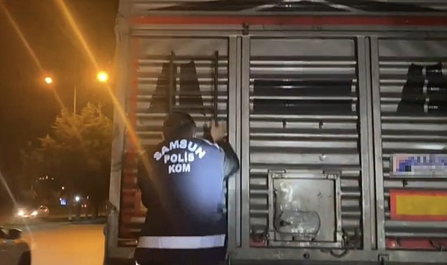 Tütün operasyonunda tırdan 215 kilo kaçak tütün çıktı
