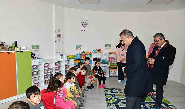Vali Çiçek, anaokulunu ziyaret etti