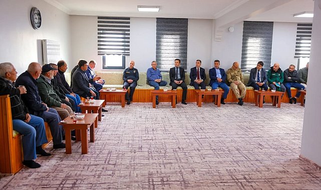 Vali Eldivan Sancaktepe'de vatandaşların taleplerini dinledi