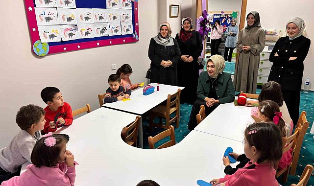 Vali eşi Berna Çiçek Kur'an Kursu'nu ziyaret etti