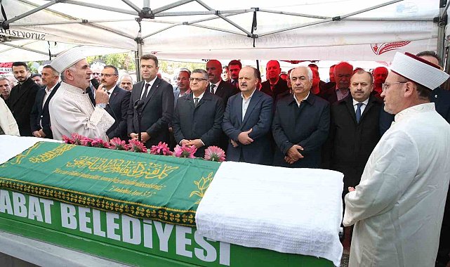 Vali Meftun Dallı'nın annesi toprağa verildi