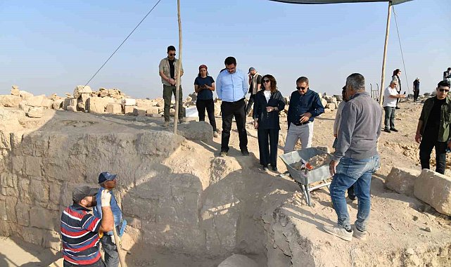 Vali Şıldak Harran'daki kazı çalışmalarını inceledi