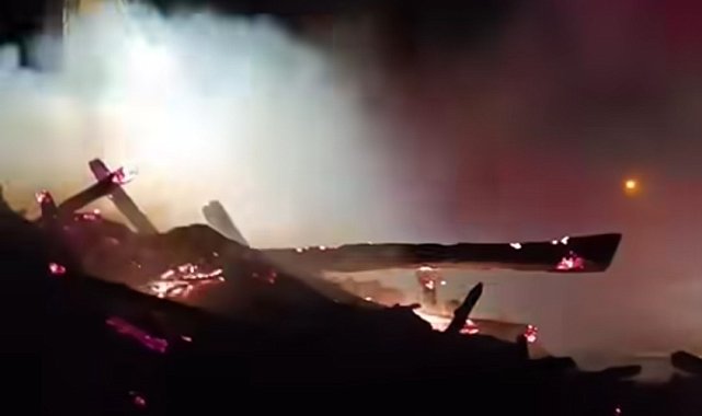 Van'da samanlık yangını