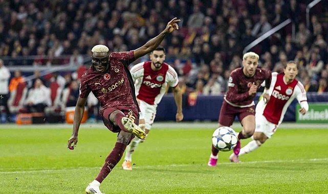 Victor Osimhen'den Avrupa'da ilk hat-trick