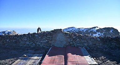 Yanan Kırklar Mescidi'nin yerine yenisi yapılacak