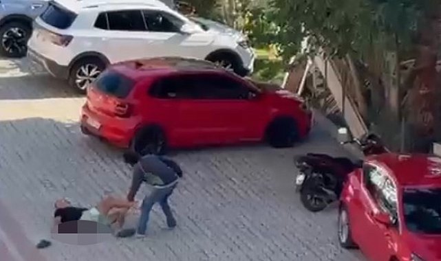 Yaşlı adamı sokak ortasında defalarca bıçaklayıp öldürdü: O anlar kamerada