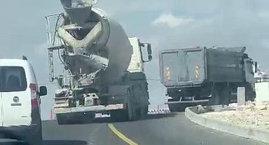 Yola beton dökerek ilerledi