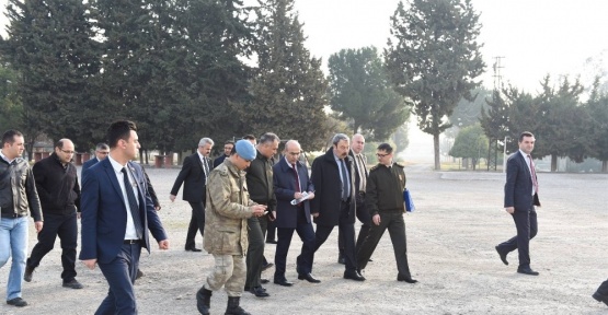 Vali Demirtaş, Recai Engin Kışlası’nı ziyaret etti