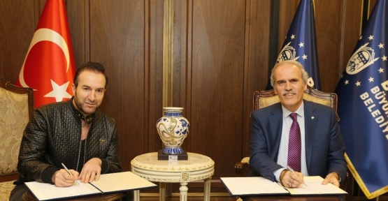 Ünlülerin doktorundan Harmancık’a okul