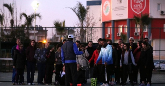 Kepezliler tenis öğreniyor